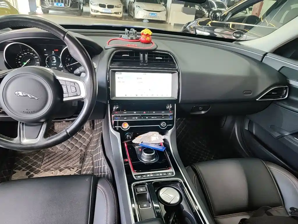Jaguar XEL — миниатюра 13