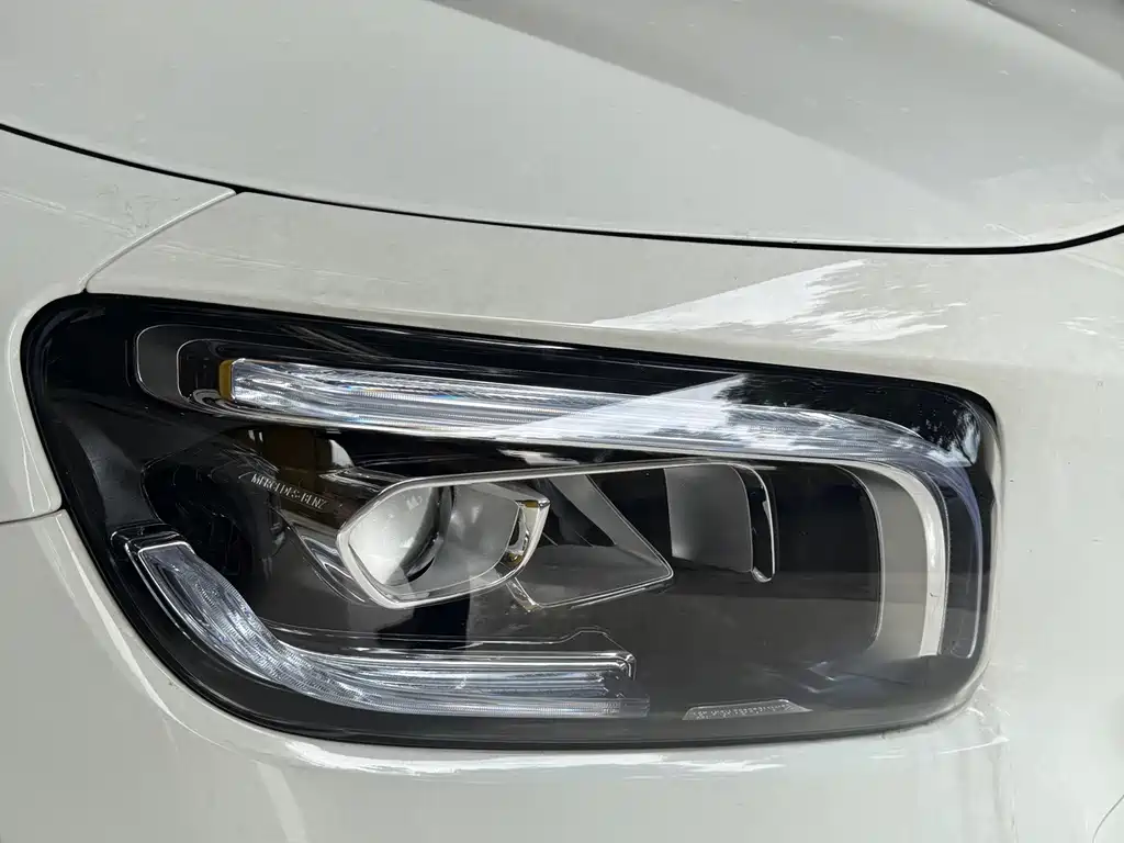 Mercedes-Benz GLB — миниатюра 11