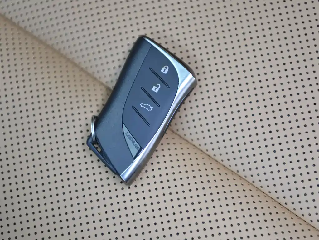 Lexus ES — миниатюра 23