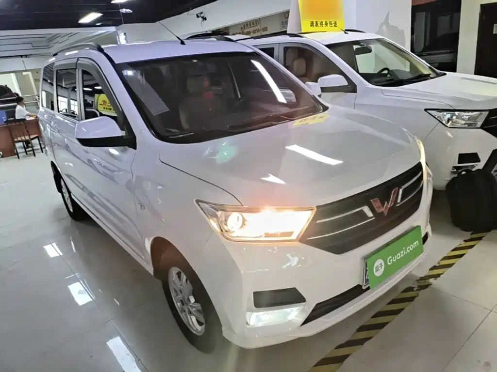 Wuling Hongguang — миниатюра 4