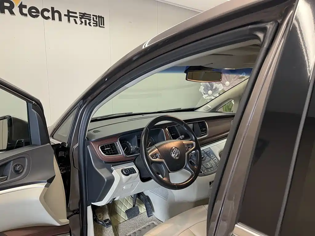 Buick GL8 — миниатюра 23