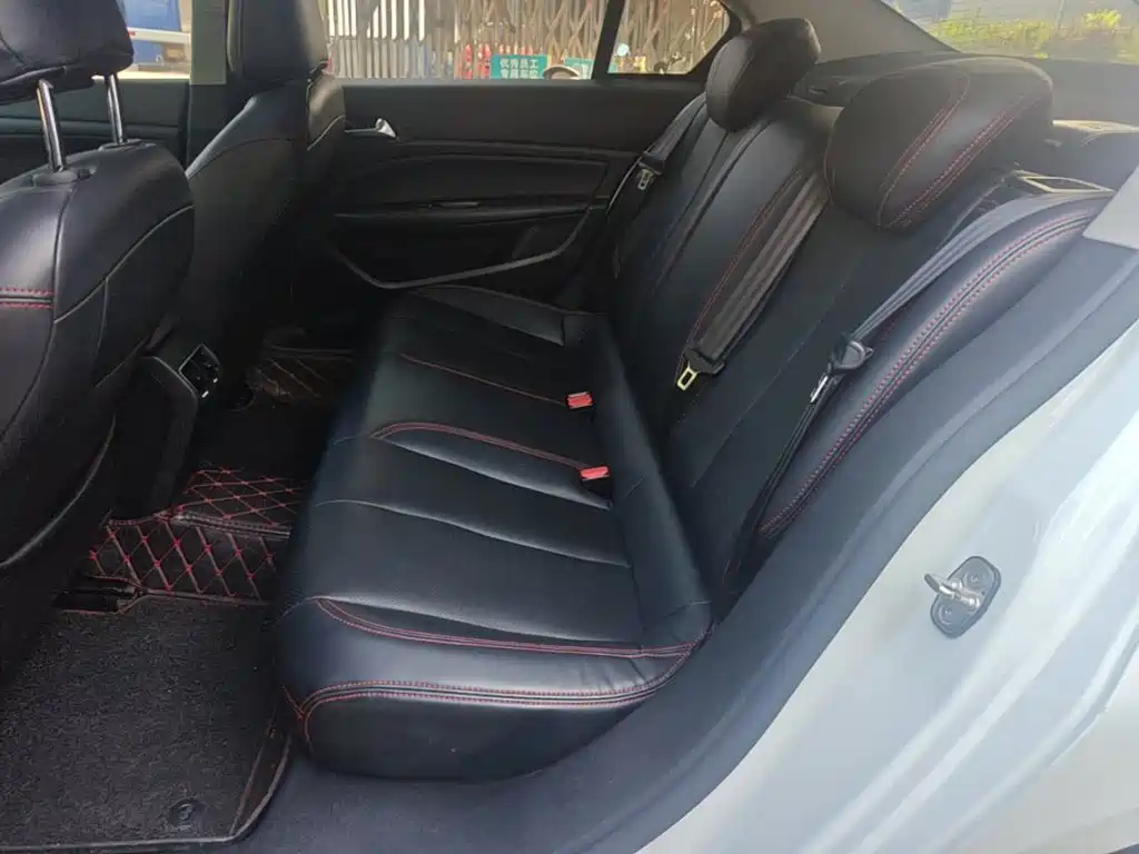 Peugeot 408 — миниатюра 17