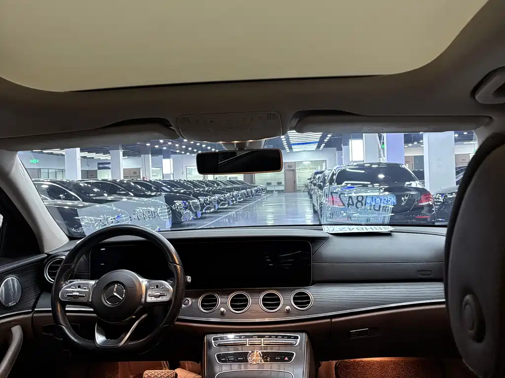 MERCEDES-BENZ E CLASS