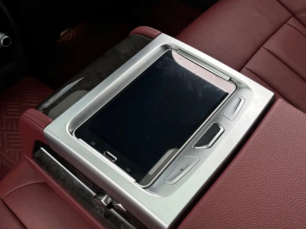 BMW 5 Series — миниатюра 11