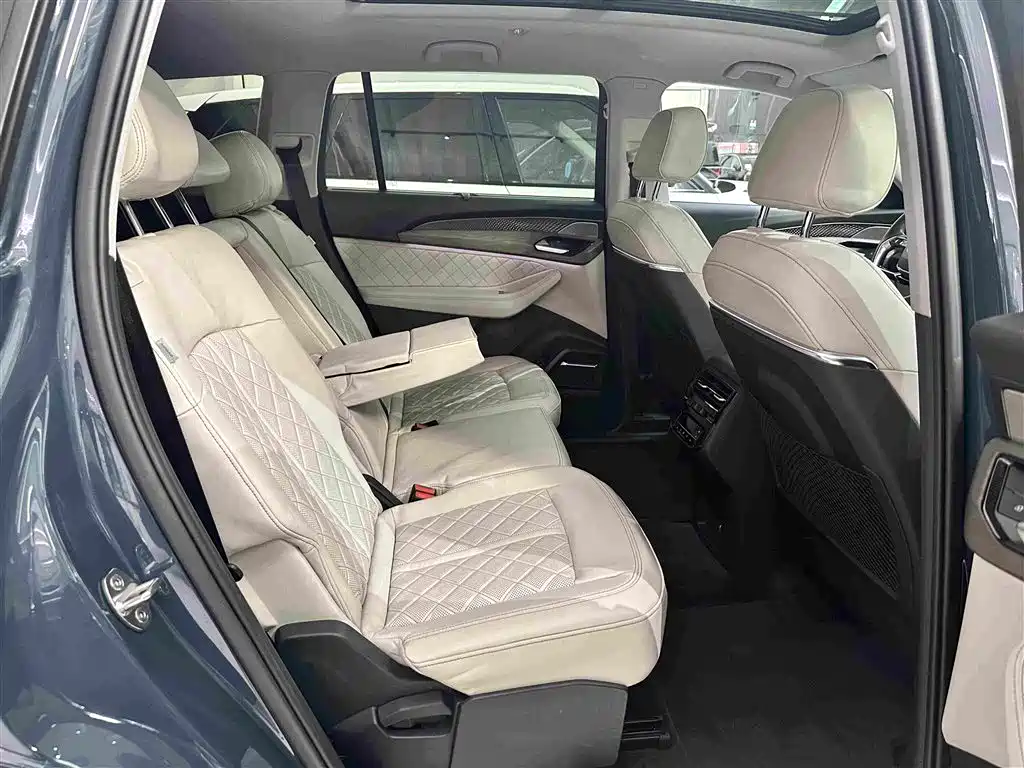 Audi Q6 — миниатюра 16