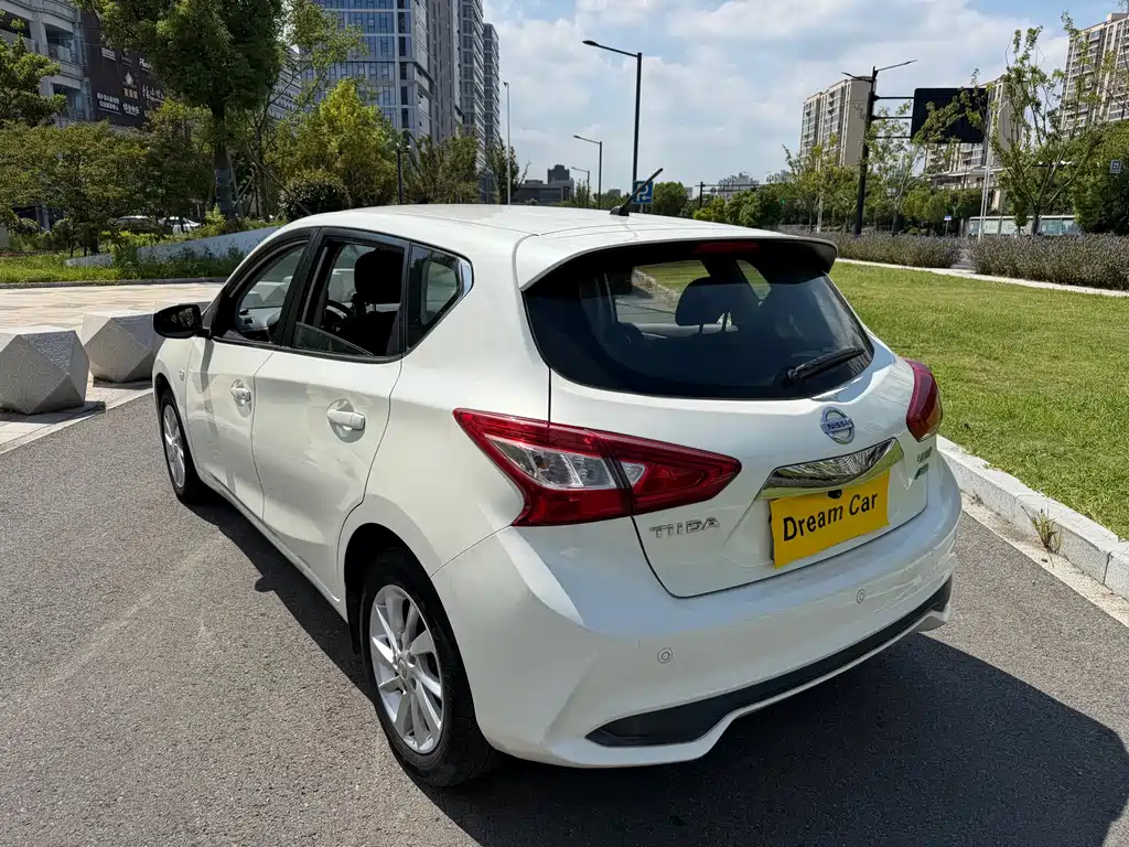 Nissan Tiida — миниатюра 6