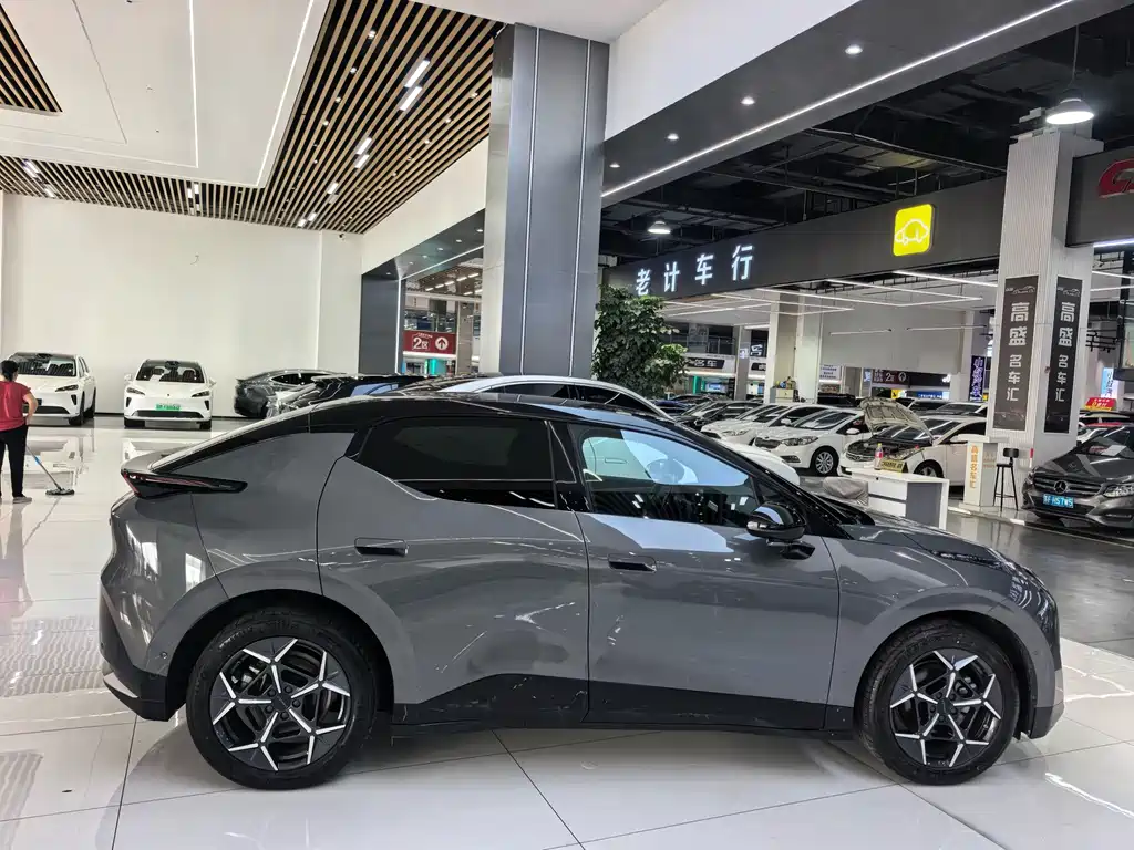 Lynk & Co Z20 — миниатюра 17
