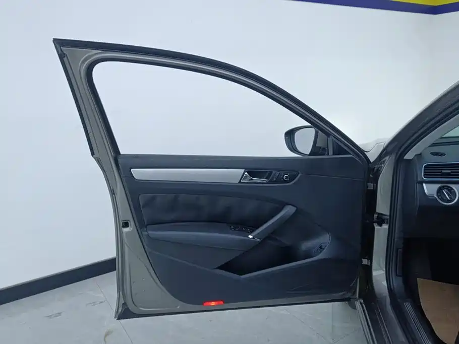 Volkswagen Passat — миниатюра 7