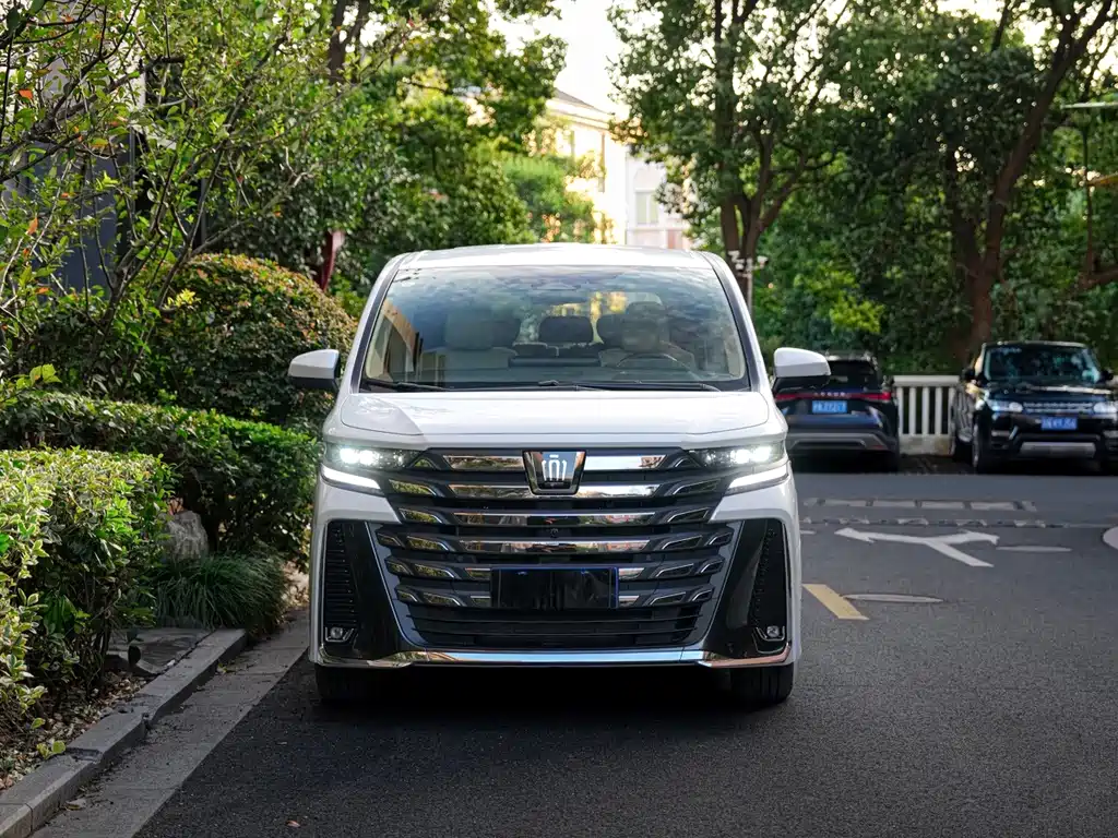 Toyota Vellfire — миниатюра 3
