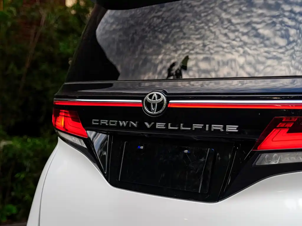 Toyota Vellfire — миниатюра 6