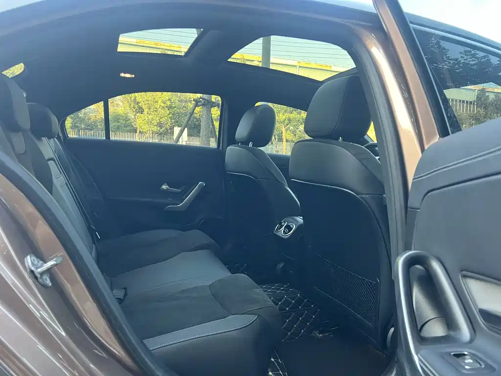 Mercedes-Benz A-Class — миниатюра 9