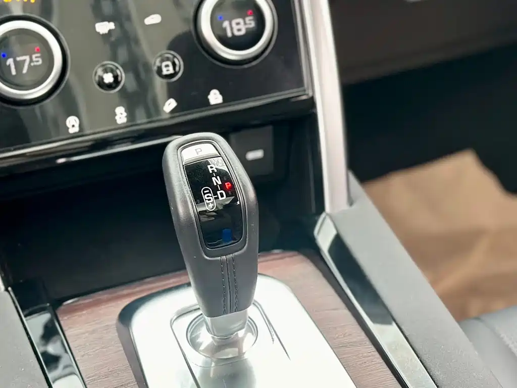 Land Rover Discovery Sport — миниатюра 21