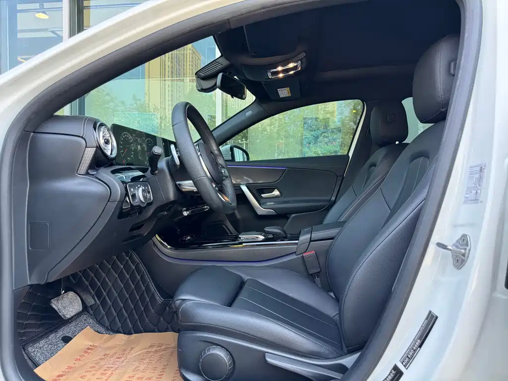Mercedes-Benz A-Class — миниатюра 7