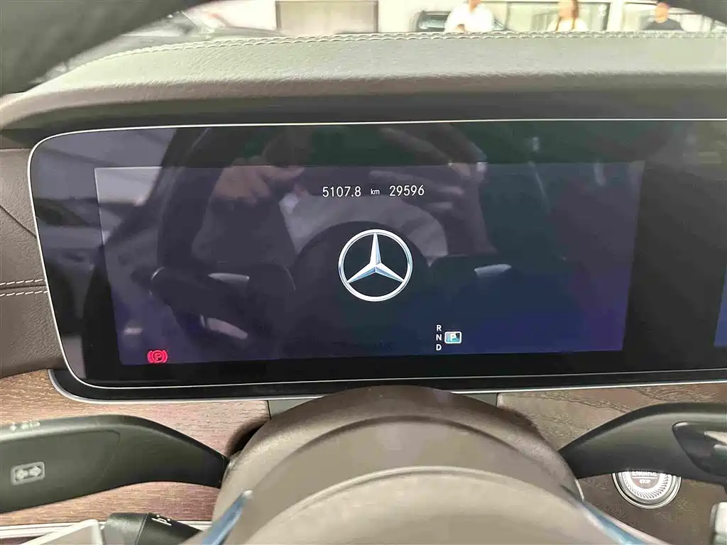 Mercedes-Benz E-Class — миниатюра 9