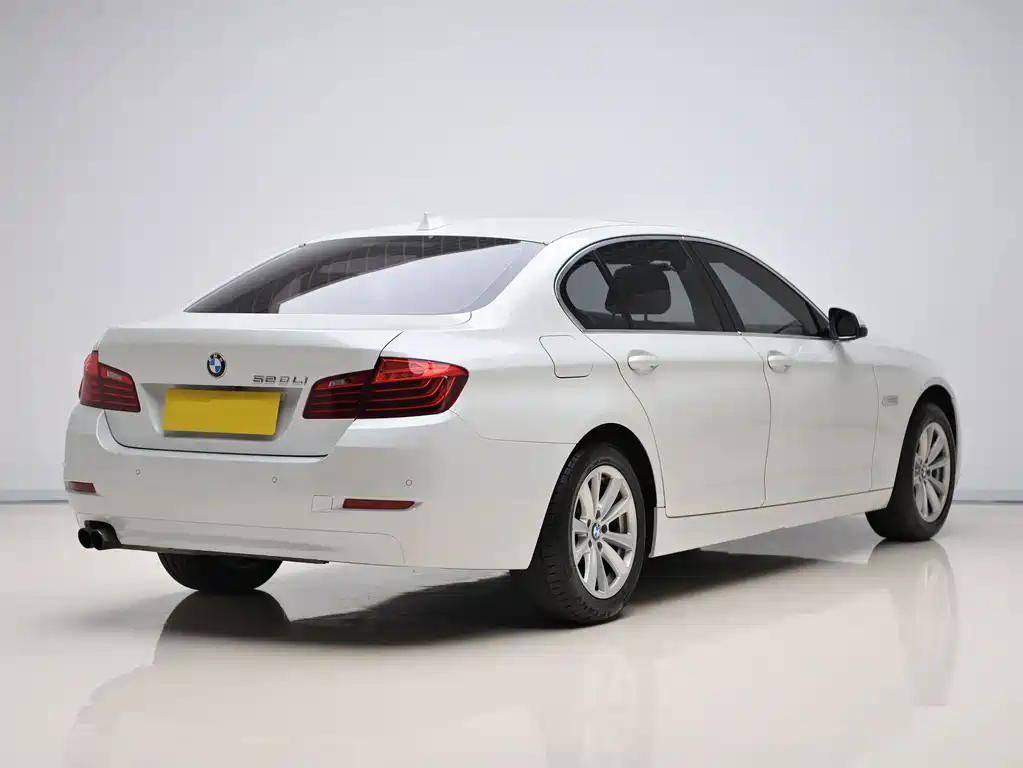 BMW 5 Series — миниатюра 6