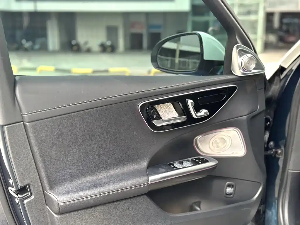 Mercedes-Benz C-Class — миниатюра 5