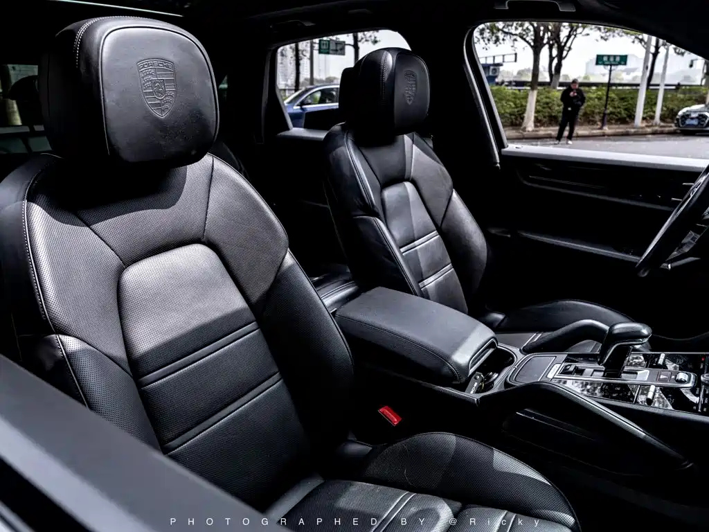 Porsche Cayenne — миниатюра 12