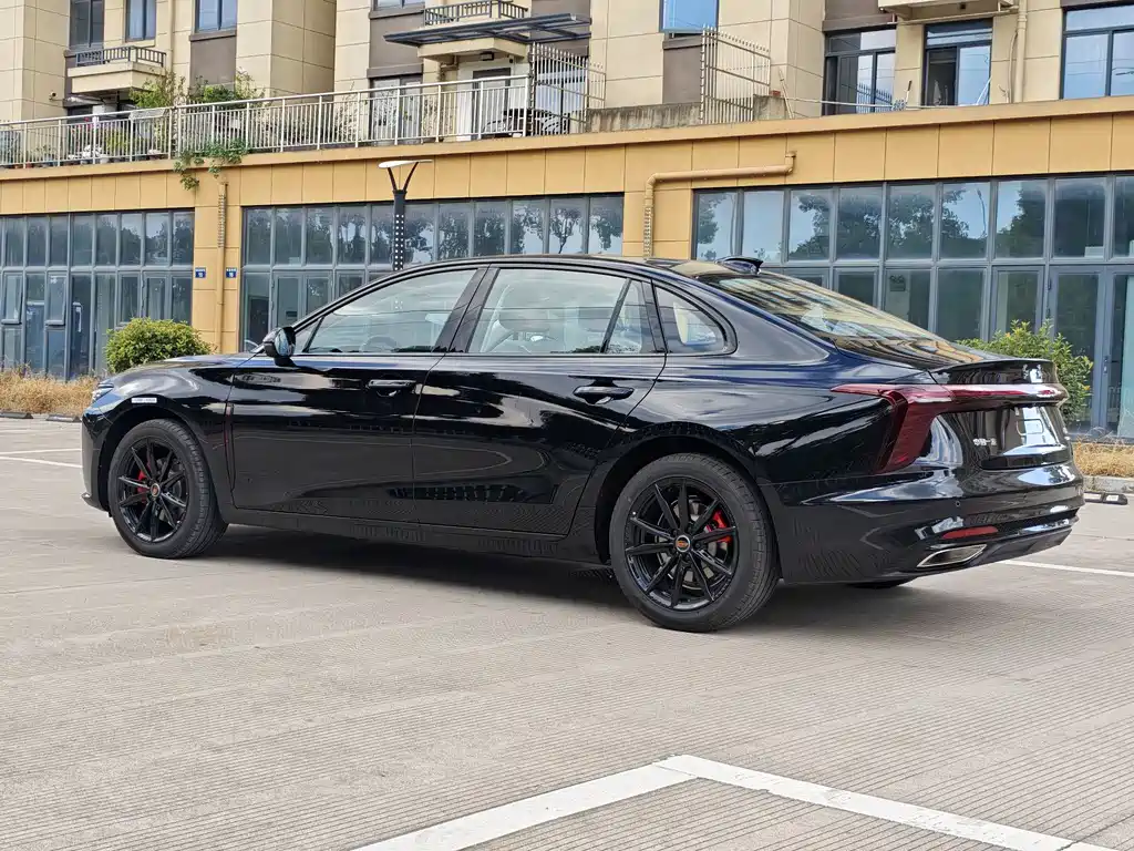 Hongqi H5 2025 2.0T AT