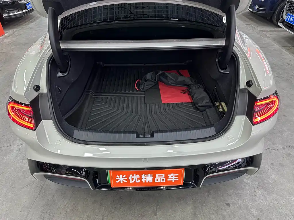 XIAOMI CAR XIAOMI SU7