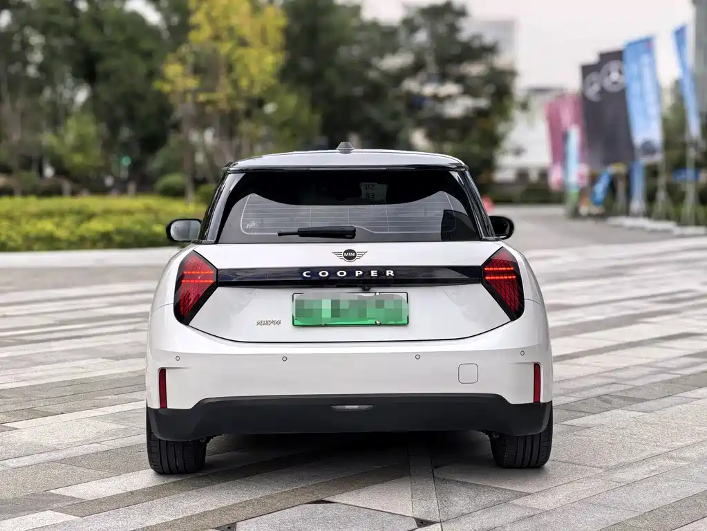 MINI MINI COOPER EV — миниатюра 6