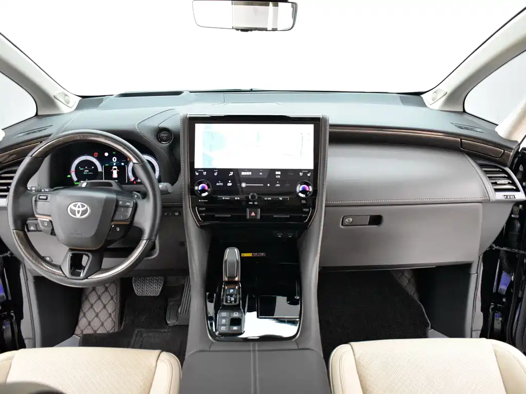 Toyota Alphard — миниатюра 7