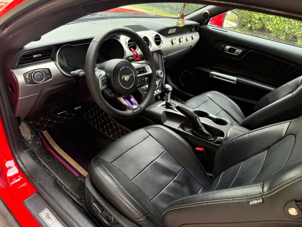 Ford Mustang — миниатюра 6
