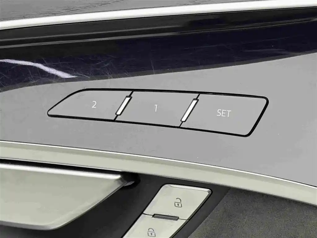 Audi A8 — миниатюра 18