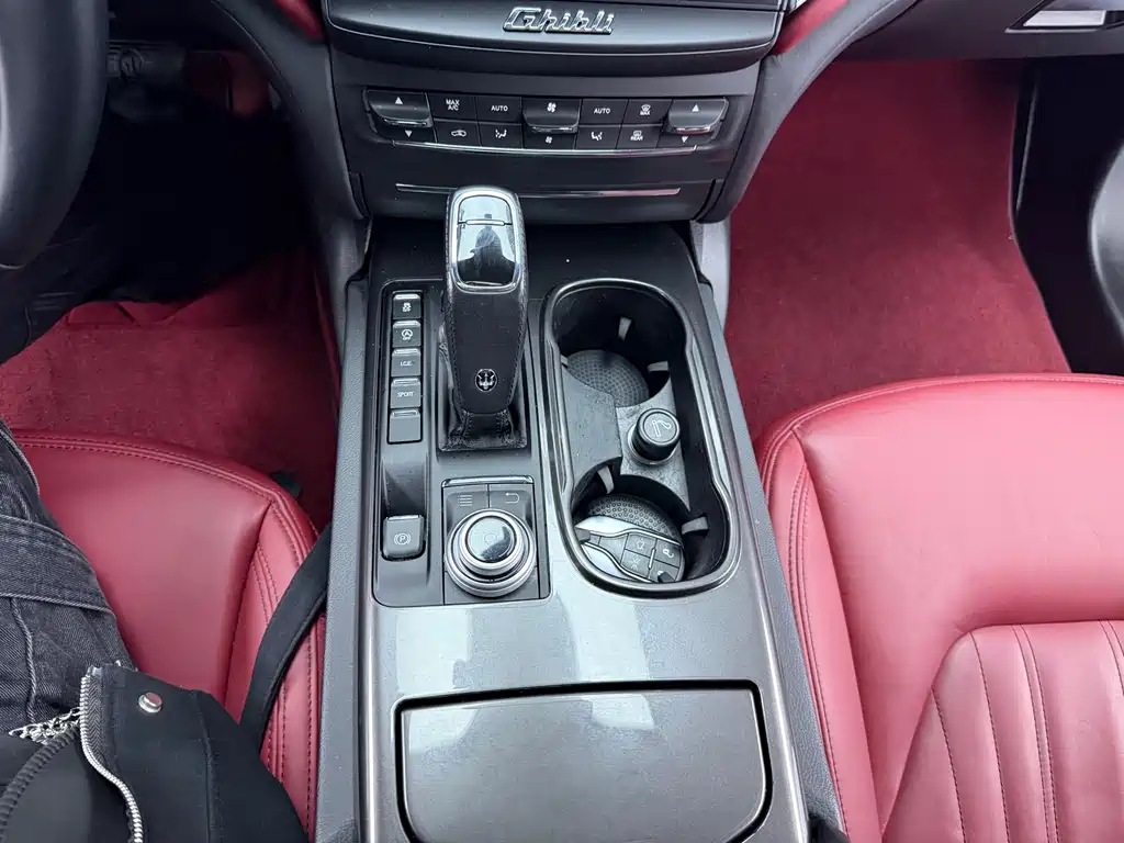 Maserati Ghibli 2019 3.0T Luxury V