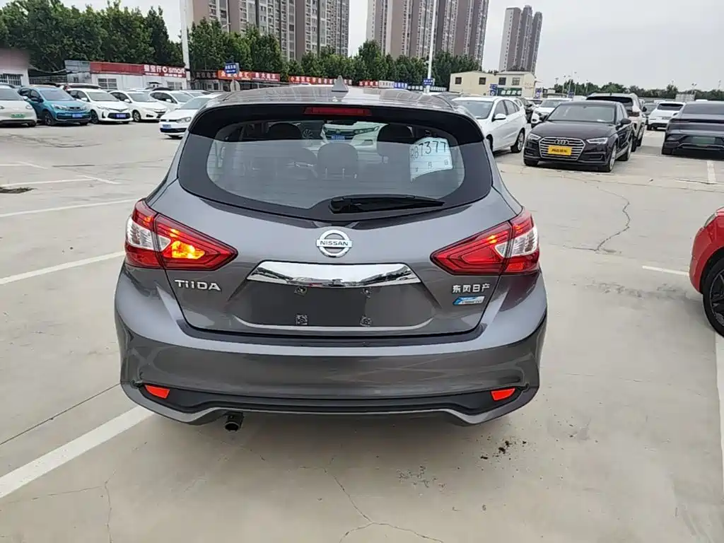 Nissan Tiida — миниатюра 6