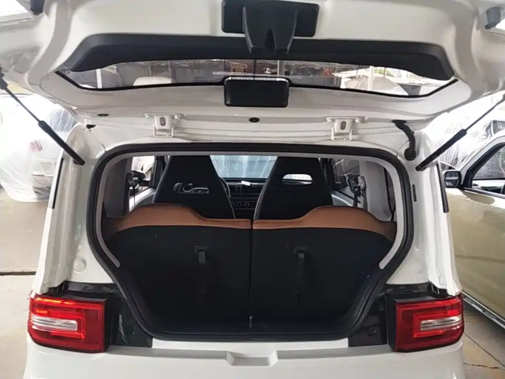 Wuling MINIEV — миниатюра 19