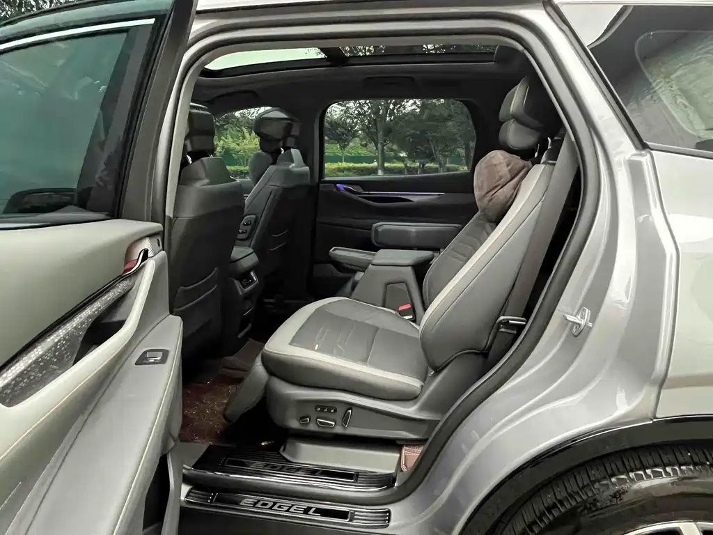 Ford Edge — миниатюра 14
