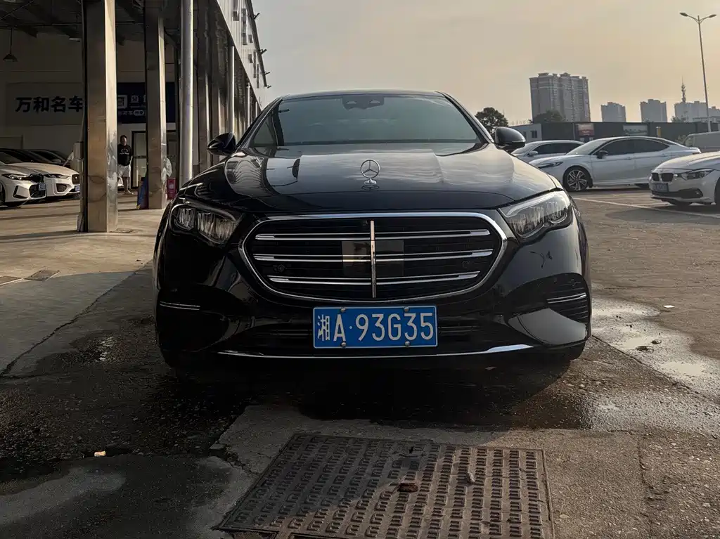Mercedes-Benz E-Class — миниатюра 2