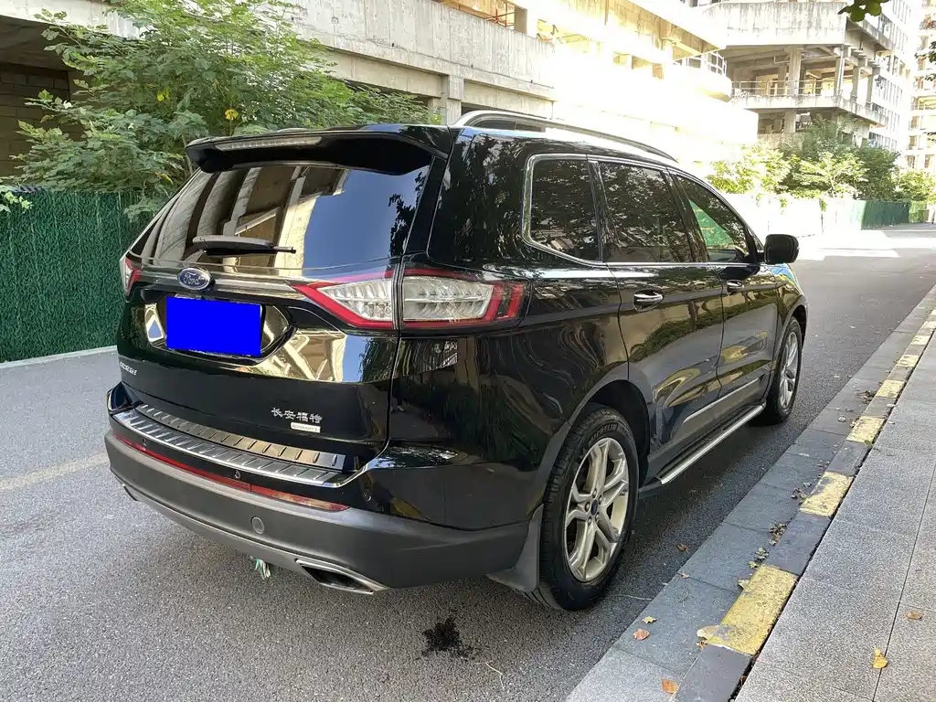 Ford Edge — миниатюра 6