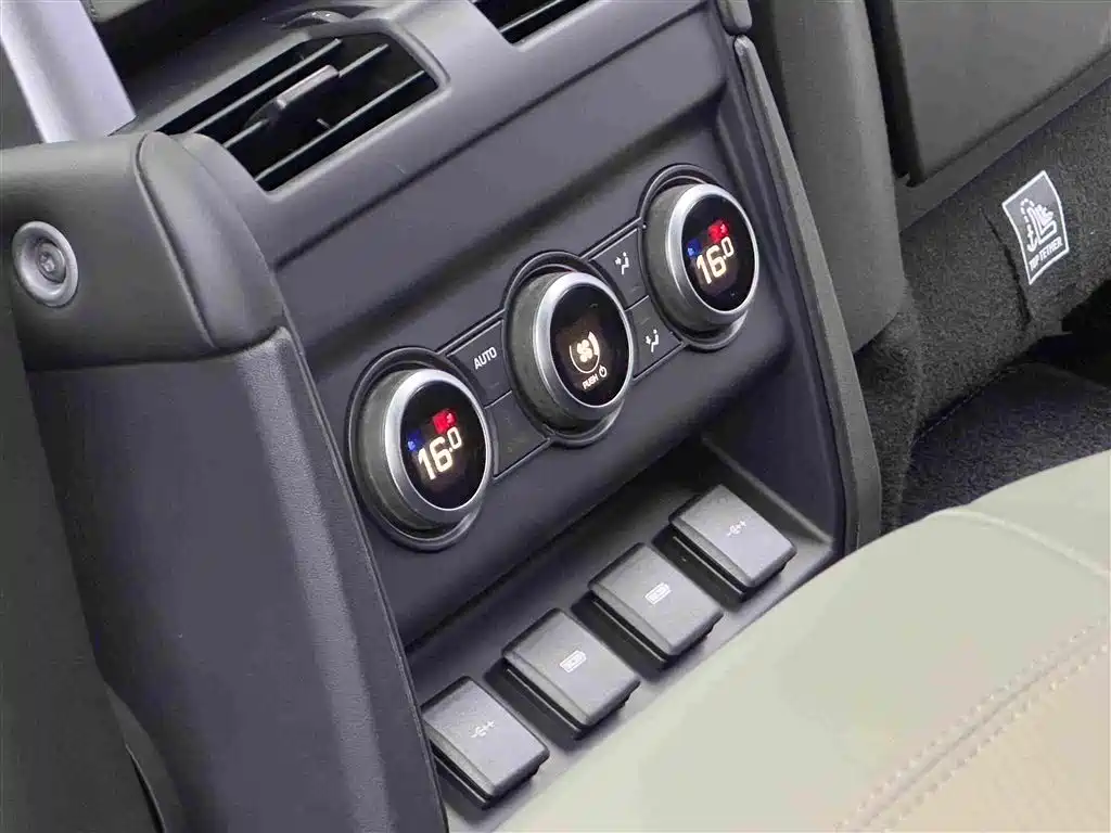 Land Rover Defender — миниатюра 14