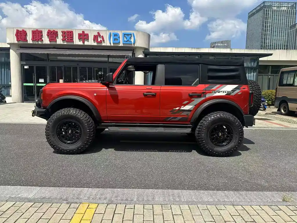 Ford Bronco — миниатюра 4