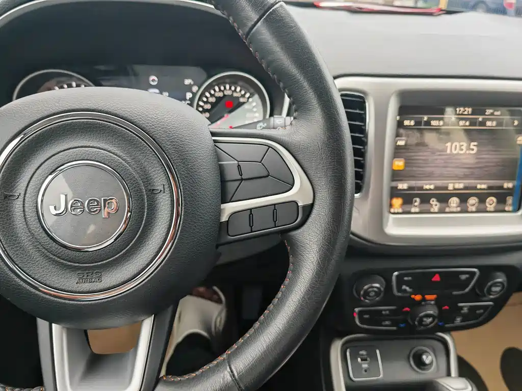 Jeep Compass — миниатюра 7
