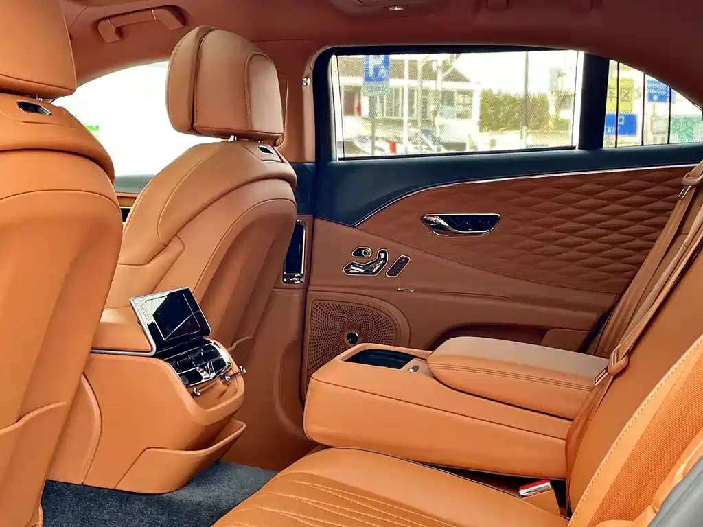 Bentley Flying Spur — миниатюра 20