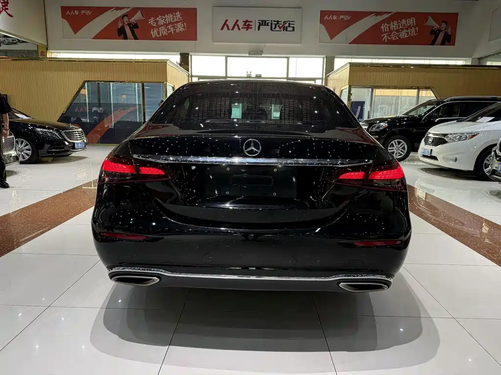 Mercedes-Benz E-Class — миниатюра 9