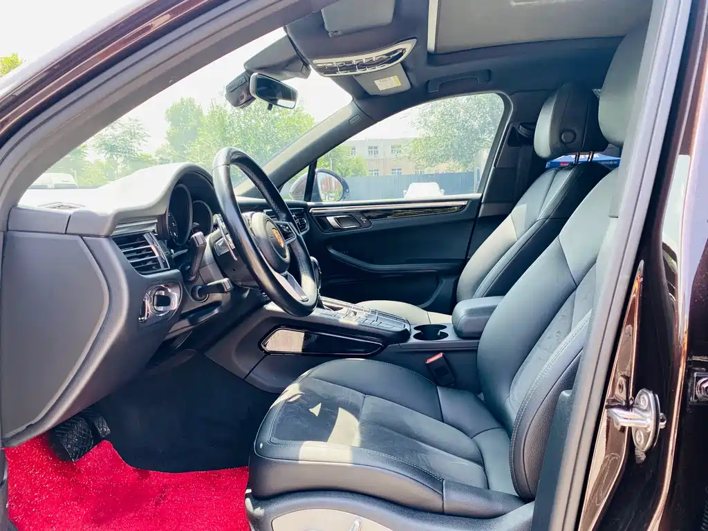 Porsche Macan — миниатюра 9