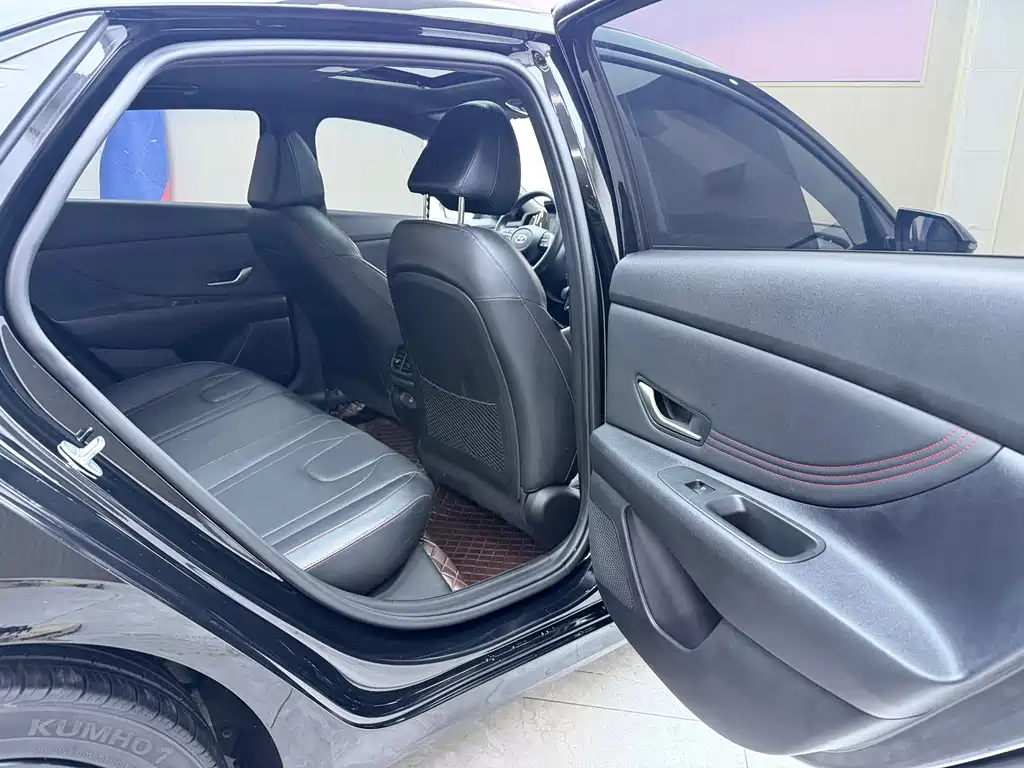 Hyundai Elantra — миниатюра 21