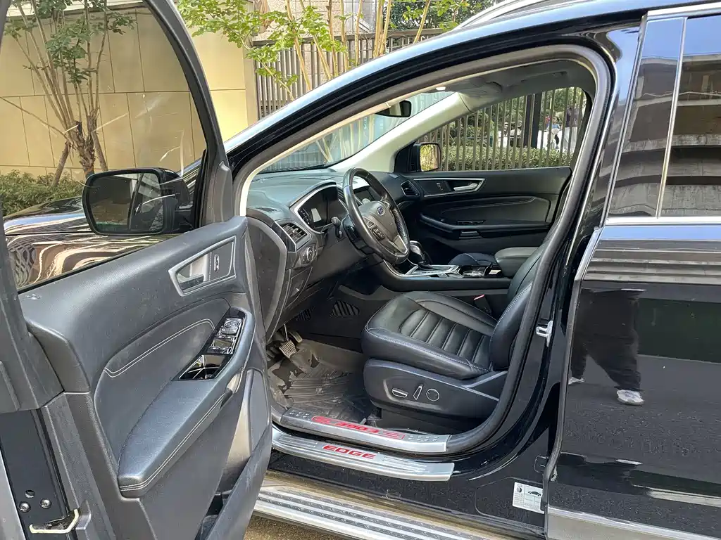 Ford Edge — миниатюра 14
