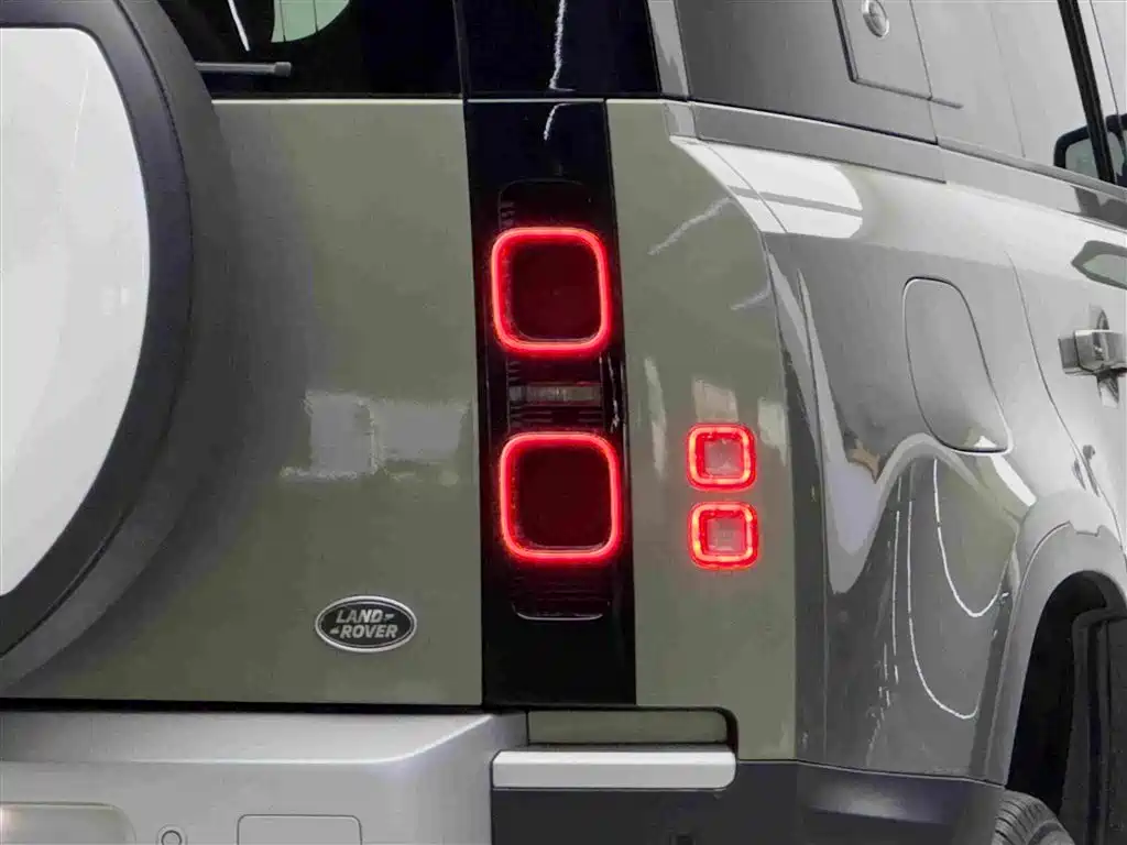 Land Rover Defender — миниатюра 6