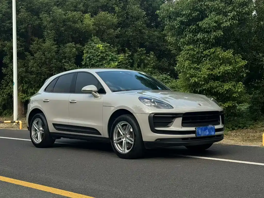 Porsche Macan — миниатюра 3