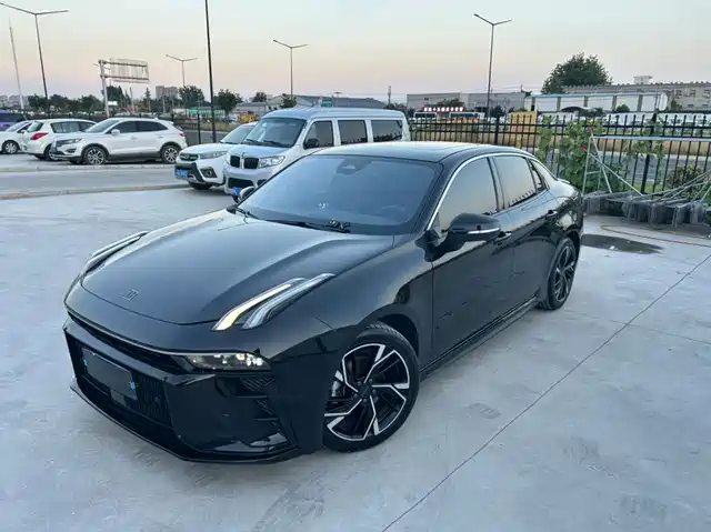 2024 Lynk & Co 03