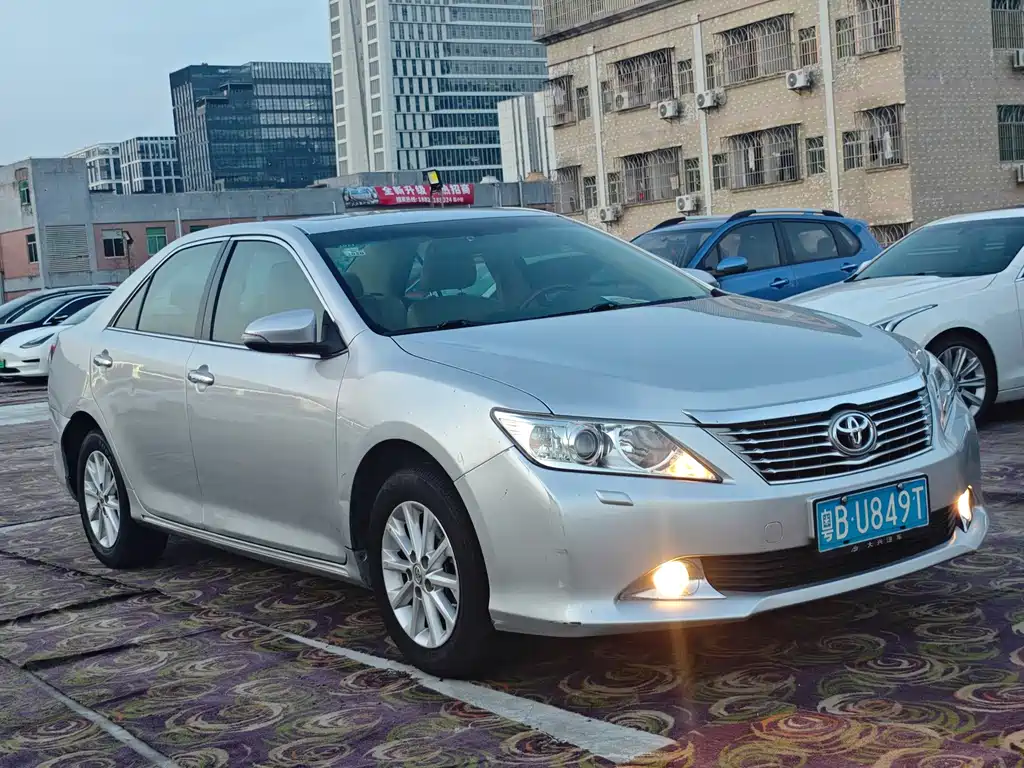 Toyota Camry — миниатюра 3