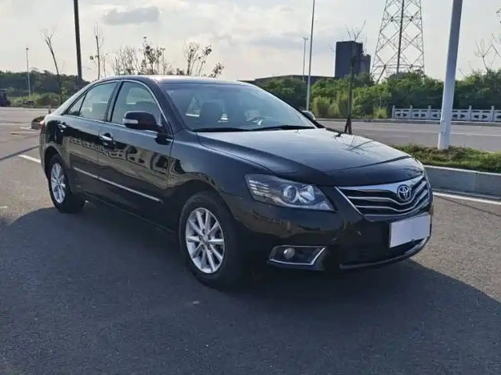 Toyota Camry — миниатюра 3