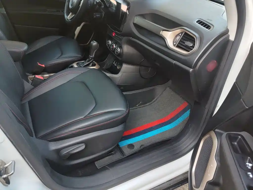 Jeep Renegade — миниатюра 3