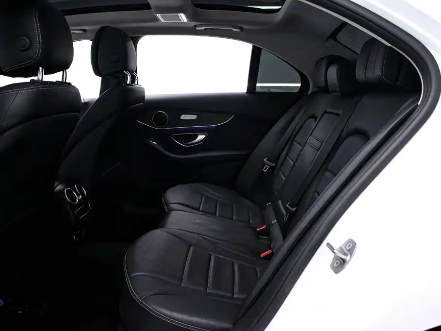Mercedes-Benz C-Class — миниатюра 15