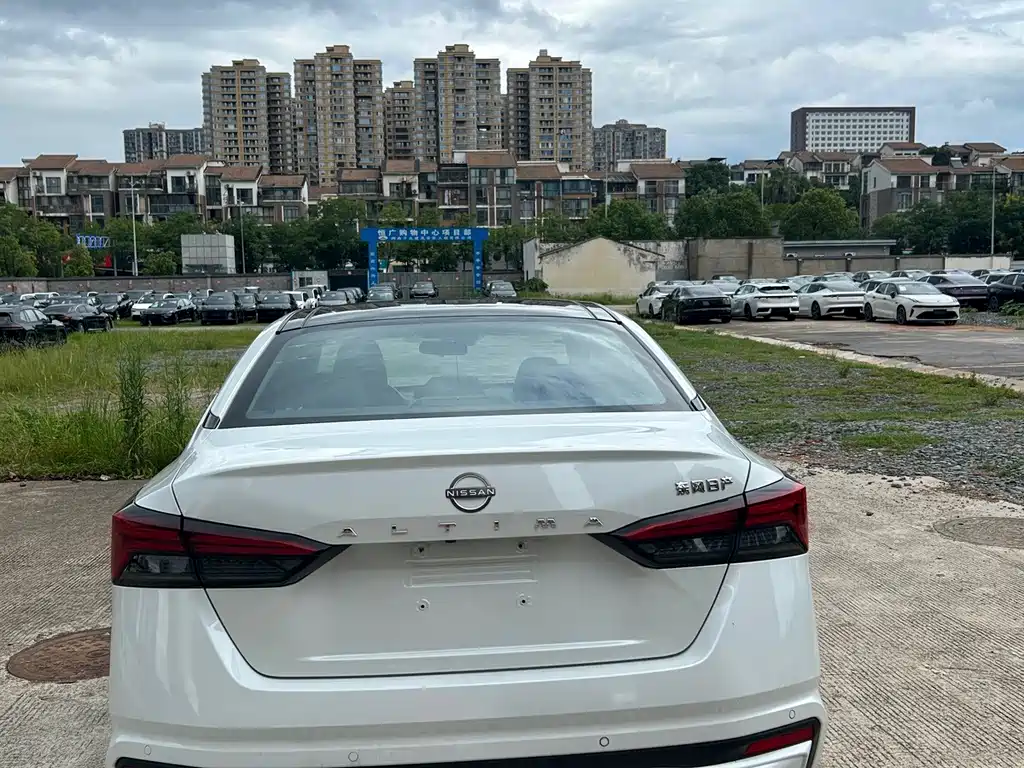 Nissan Teana — миниатюра 8