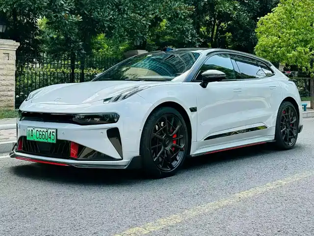 Zeekr 001